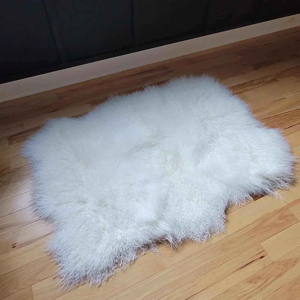 White Mongolian 3-Pelt Fur Throw Blanket - Picture 5 of 6